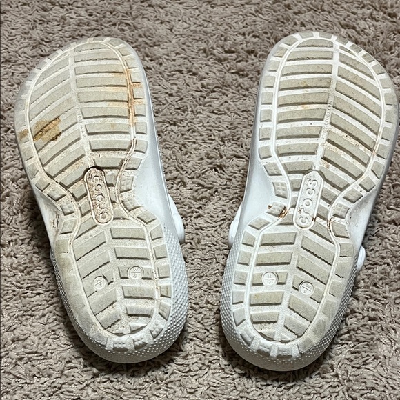 CROCS White Slippers Size W9/M7 - Picture 2 of 3